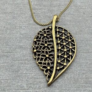SAQ Antique Gold Tone Filigree Leaf Pendant Necklace Boho Cottagecore Statement